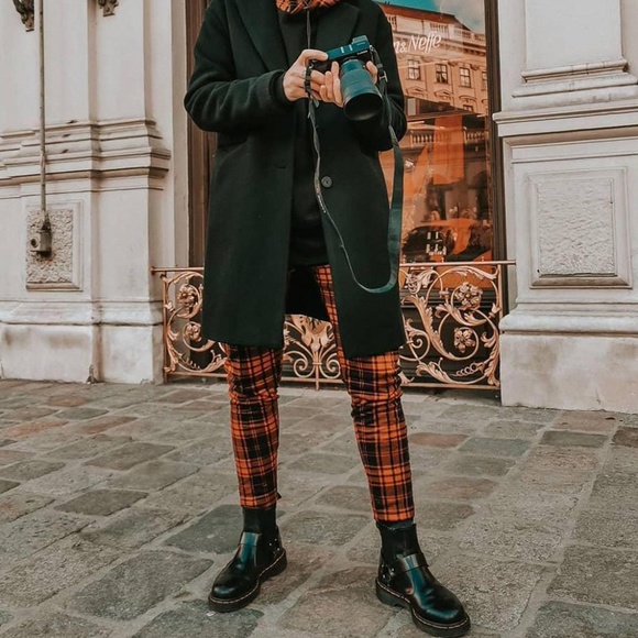 Dr. Martens Women's Wincox Chelsea Buckle Moto - Picture 2 of 7